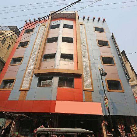 Oyo 10338 Hotel Aadesh Palace Varanasi Eksteriør bilde