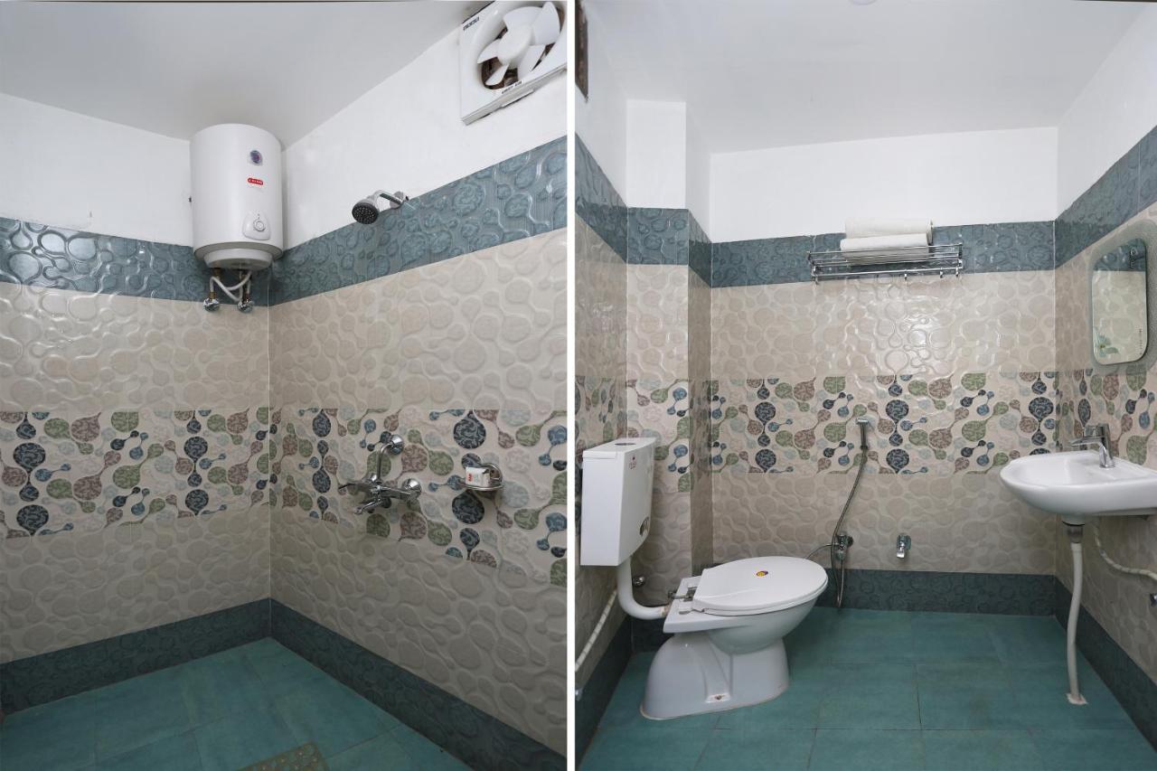 Oyo 10338 Hotel Aadesh Palace Varanasi Eksteriør bilde