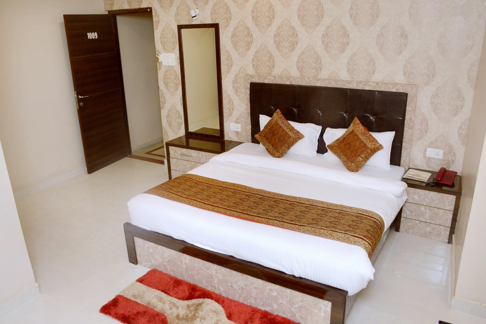 Oyo 10338 Hotel Aadesh Palace Varanasi Eksteriør bilde